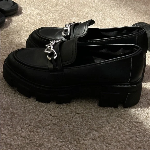 NOBO Black Slip-On Loafers with Metallic Chain size 9 - Picture 3 of 4